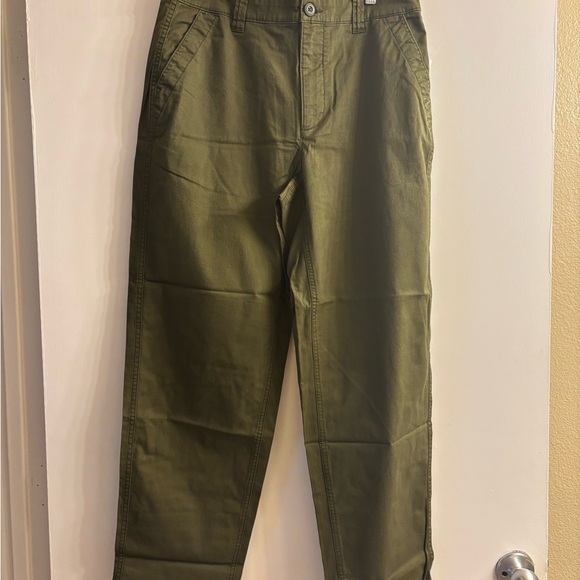 Old Navy High-Rise Chino Pants in Olive Green - Picture 3 of 10